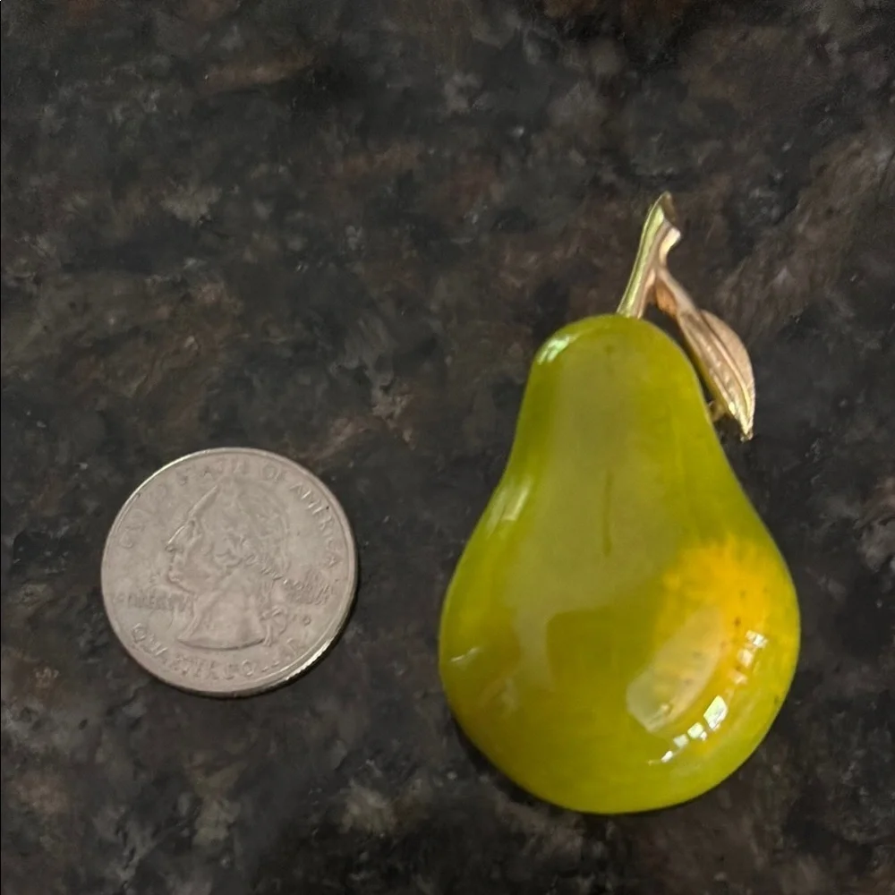Elegant Gold and Green Pear Brooch